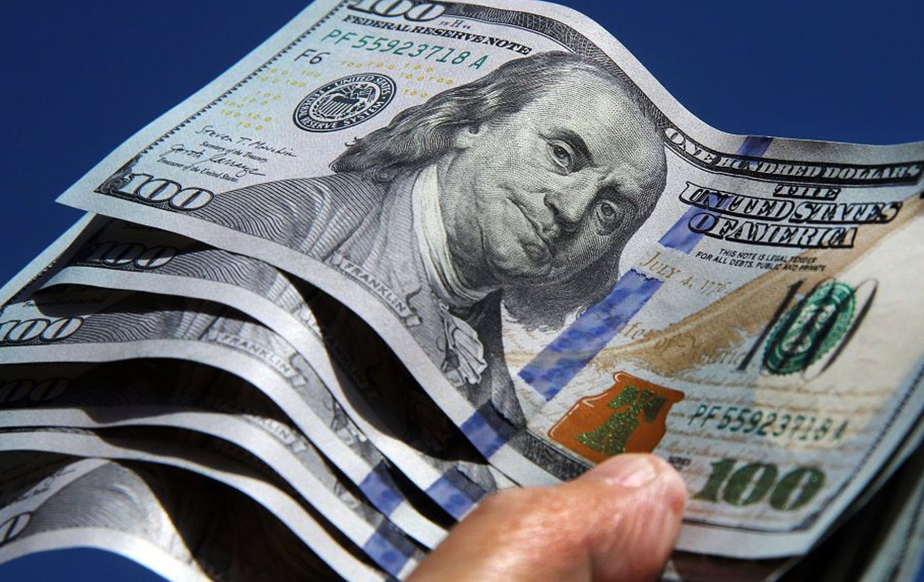 Neuquén: el valor del dólar blue en el inicio de la semana