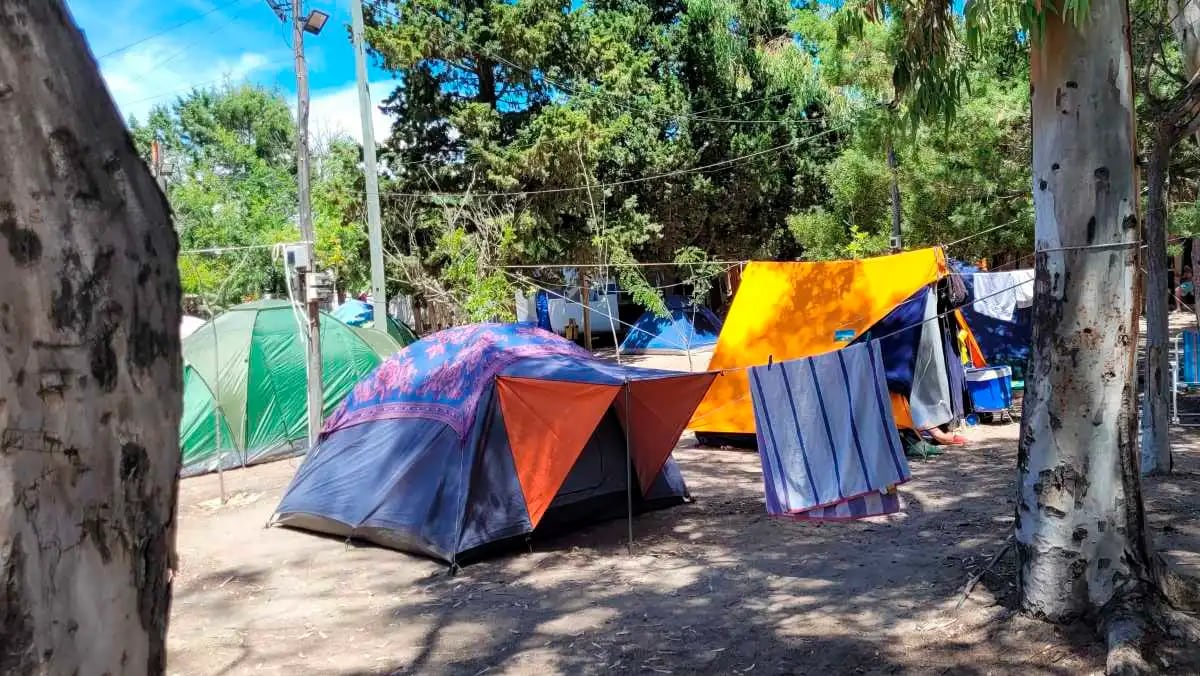 Nuevo espacio para acampar en el Paseo Costero de Neuquén