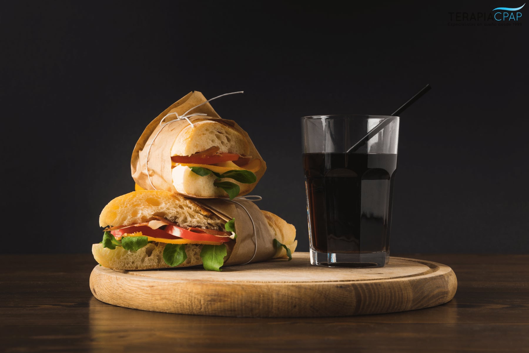 Estos 8 alimentos podrían estar arruinando tu sueño