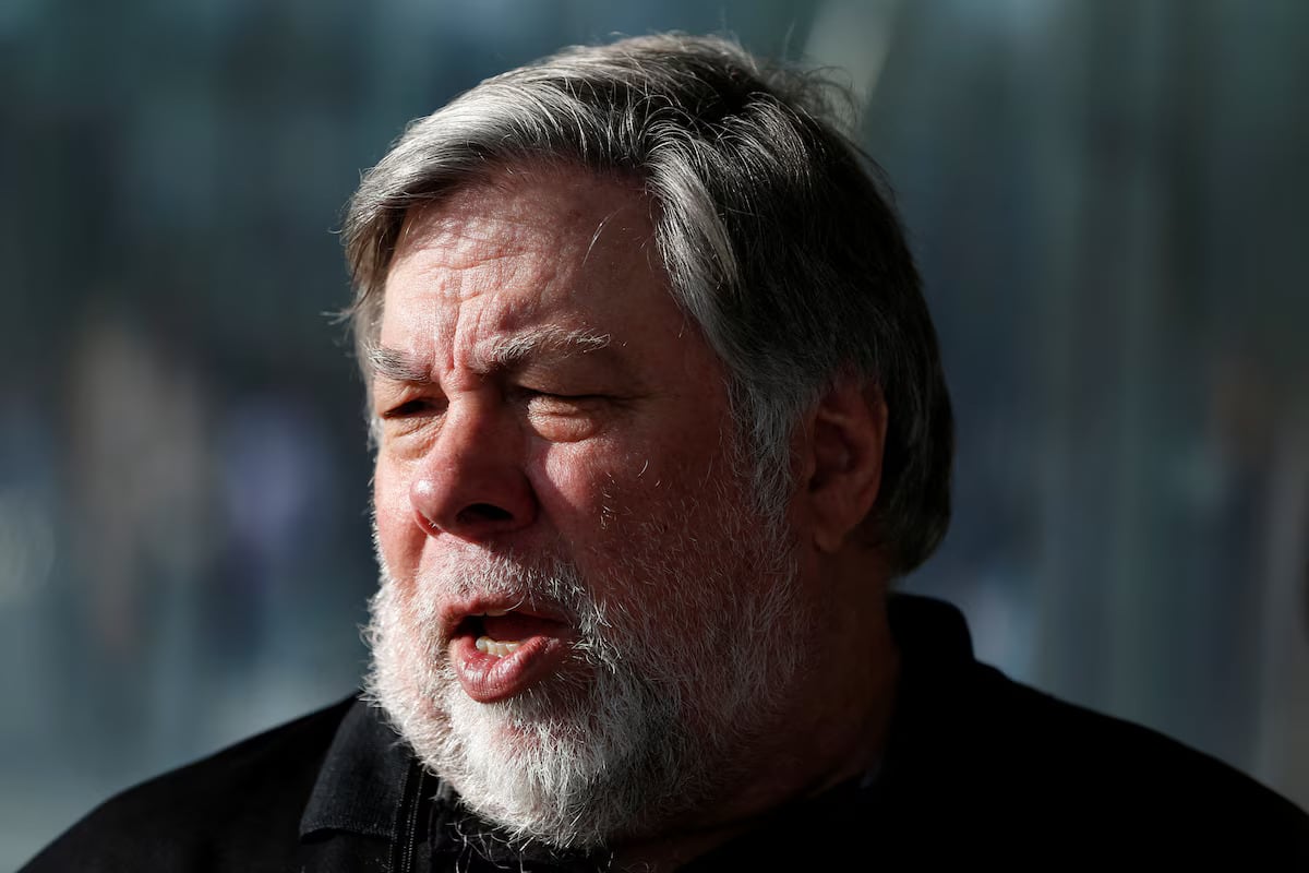 Steve Wozniak asegura que la IA no es realmente inteligente: “no piensa, solo toma cosas de otros lados y las organiza”