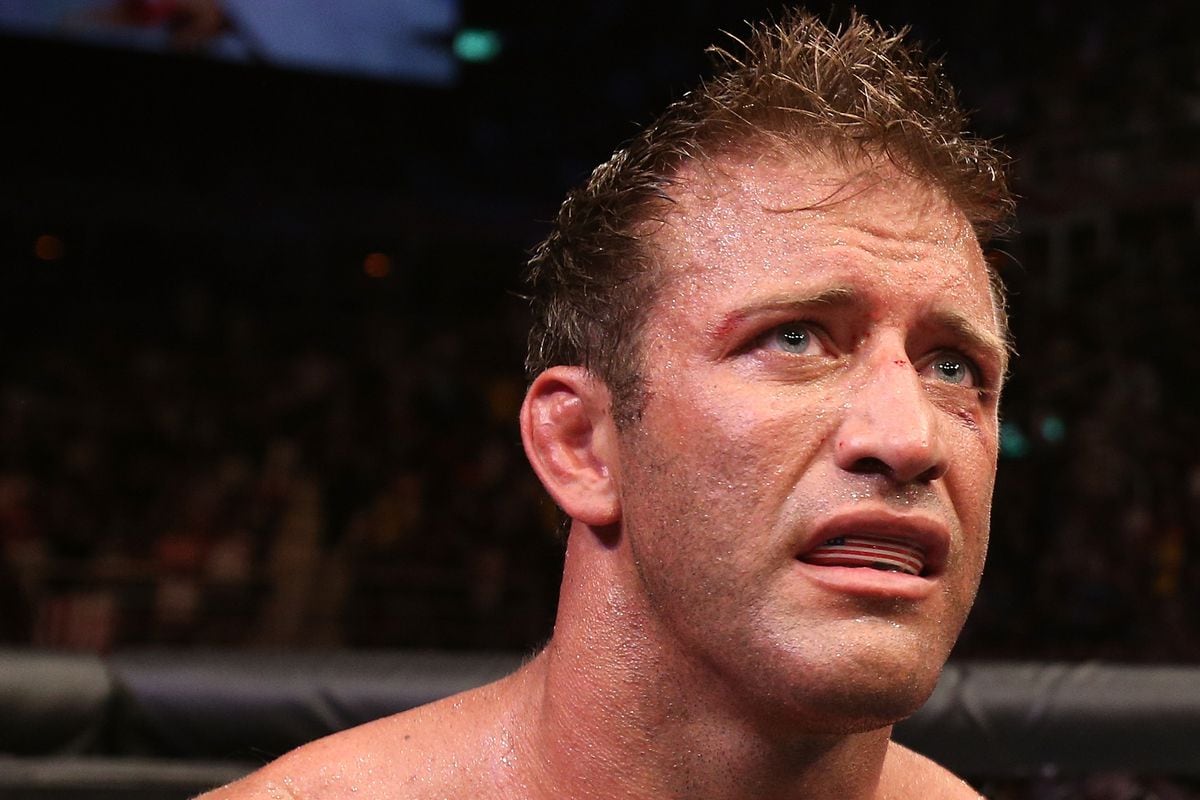 Docuserie de MMA "Dark Side of the Cage" se estrena el 8 de enero