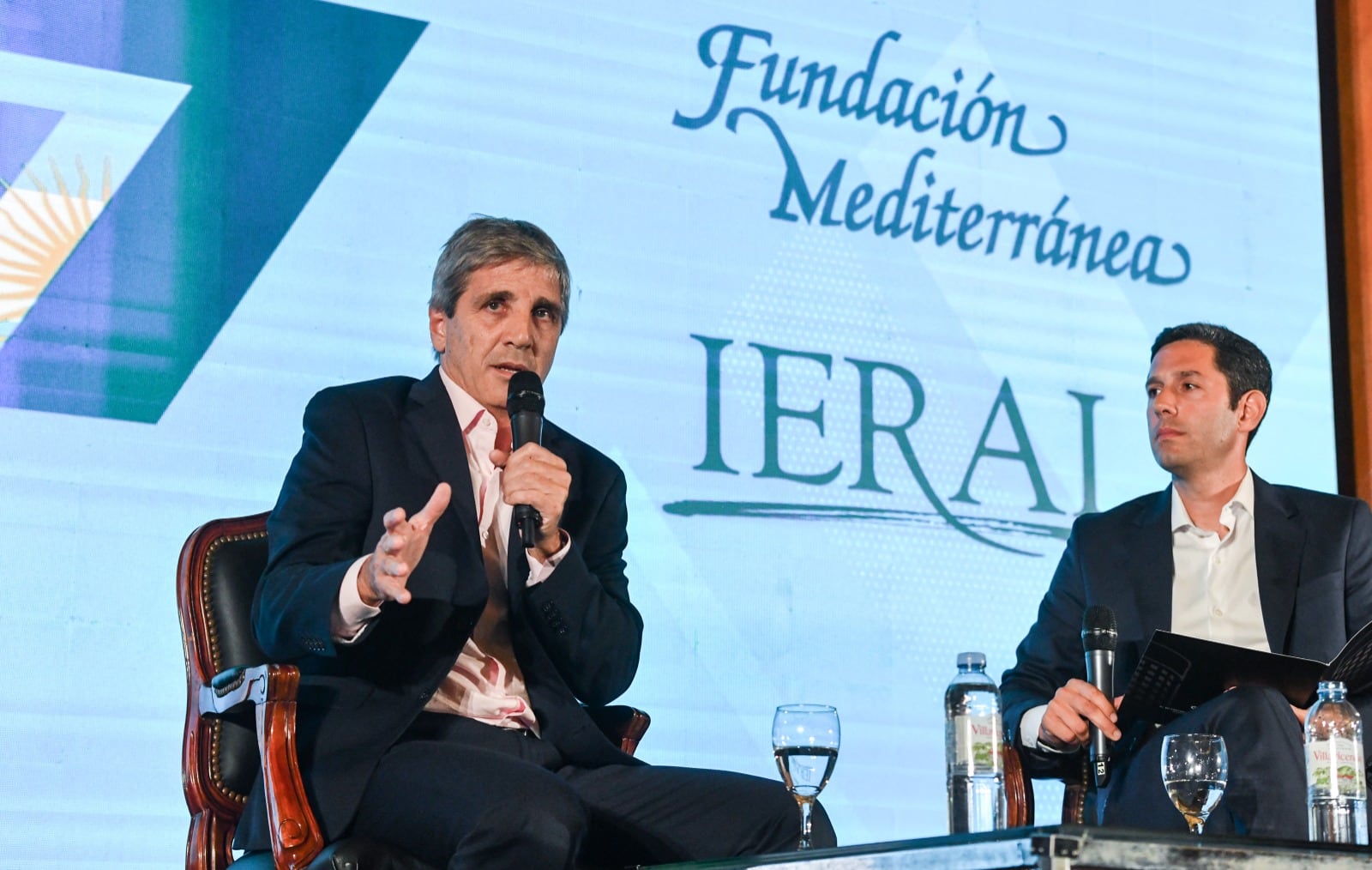 El FMI confirmó que negocia un nuevo programa con Caputo