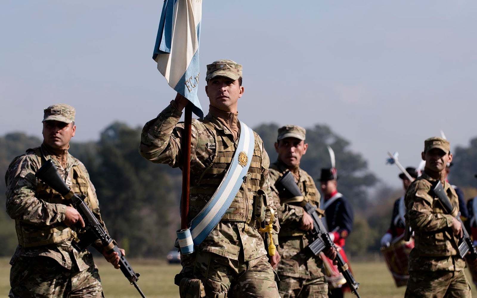 Las Fuerzas Armadas podrán actuar en lugares «de valor estratégico» ante amenazas terroristas