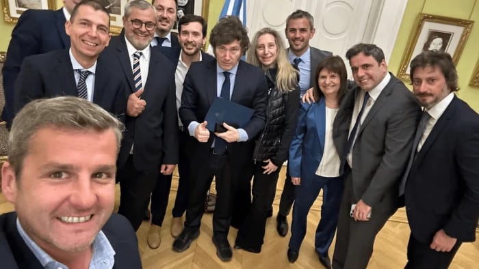 Milei recibe a diputados de la UCR en Casa Rosada: avanza el armado político para 2025