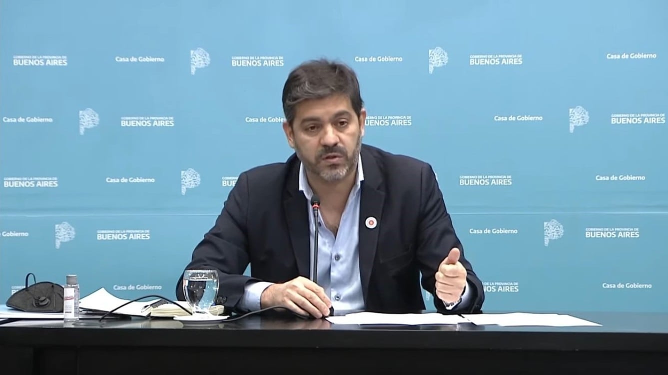 Kicillof insiste con desdoblar las elecciones y exige al kirchnerismo cumplir la Constitución