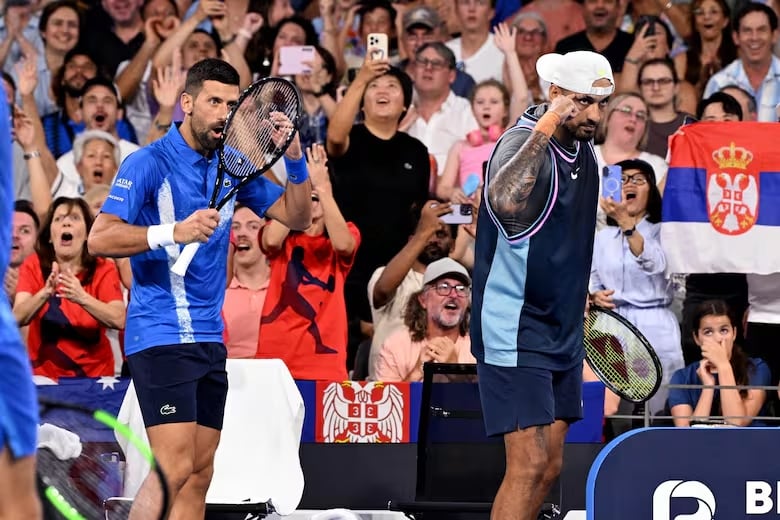 Novak Djokovic y Nick Kyrgios se divirtieron en el ATP de Brisbane: un triunfo entre risas, tiros espectaculares y nuevos desafíos