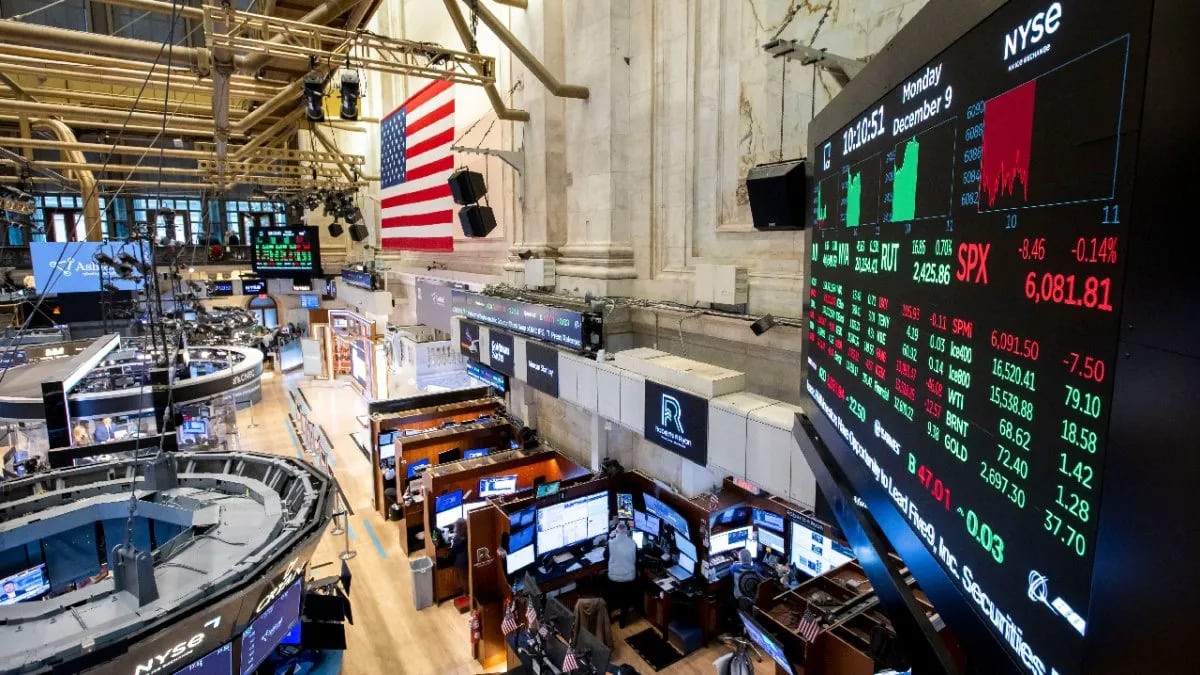 Wall Street cae con fuerza y arrastra a acciones y bonos argentinos en la última rueda del año