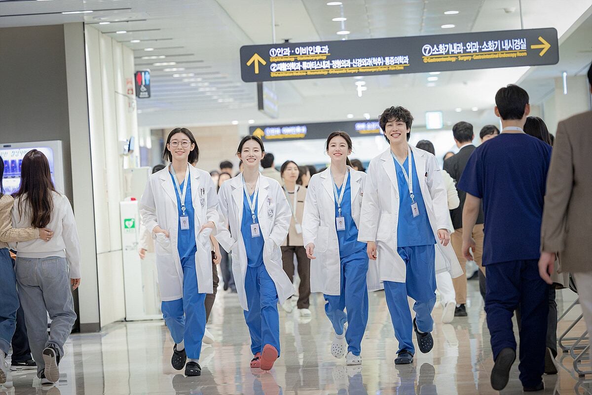 El Nuevo K-Drama de Go Youn Jung: 'Manual para Residentes'