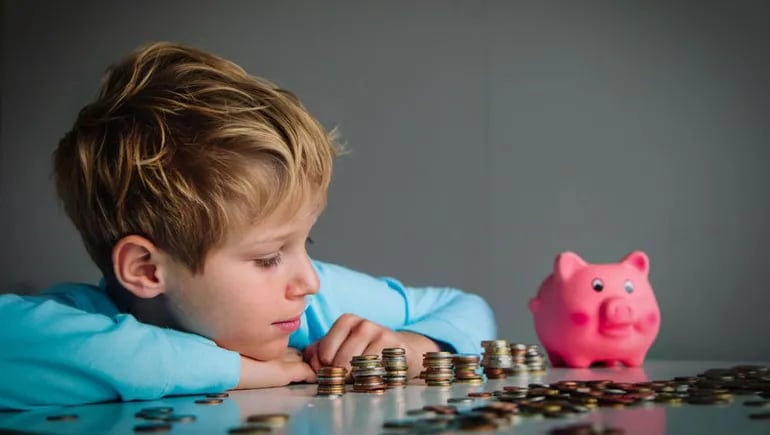 ¿Cómo construir en los niños y los jóvenes la responsabilidad emocional del uso del dinero?