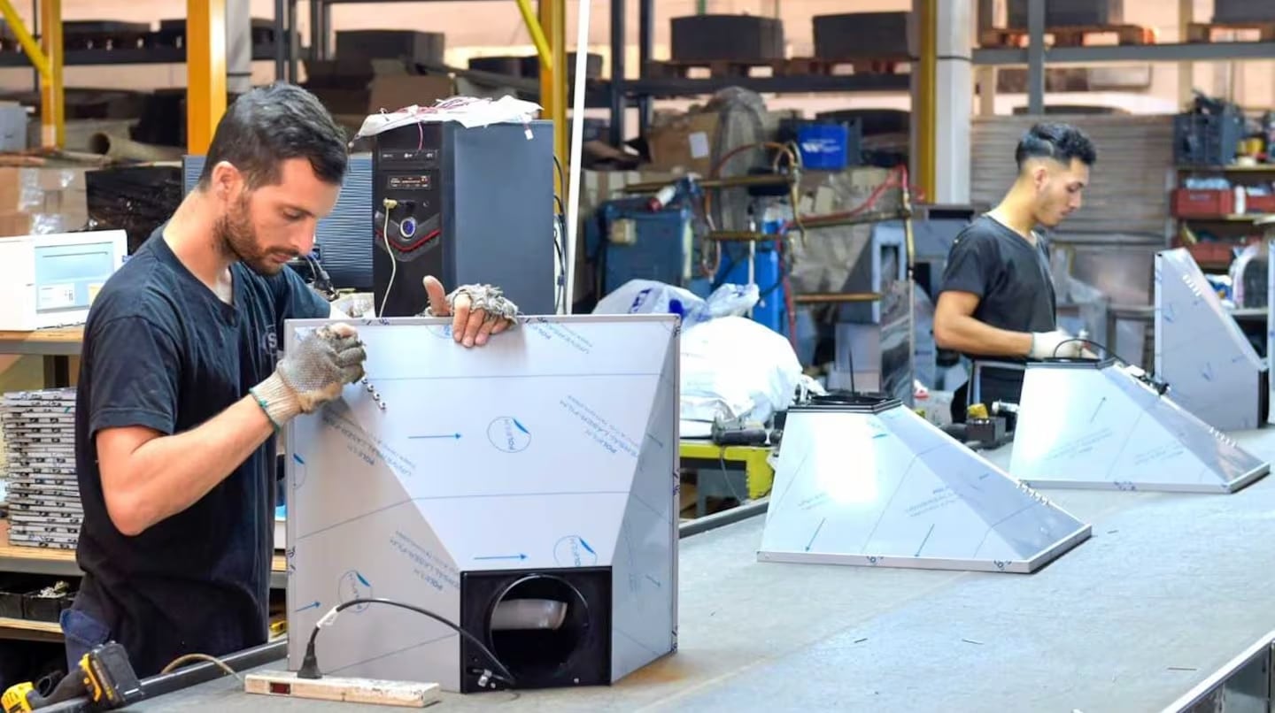 Sin impuesto PAIS y tras la devaluación del real, crece el temor de los industriales por la apertura comercial