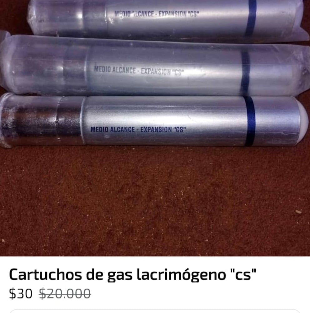 Investigan a un policía por vender granadas de gas lacrimógeno en Marketplace