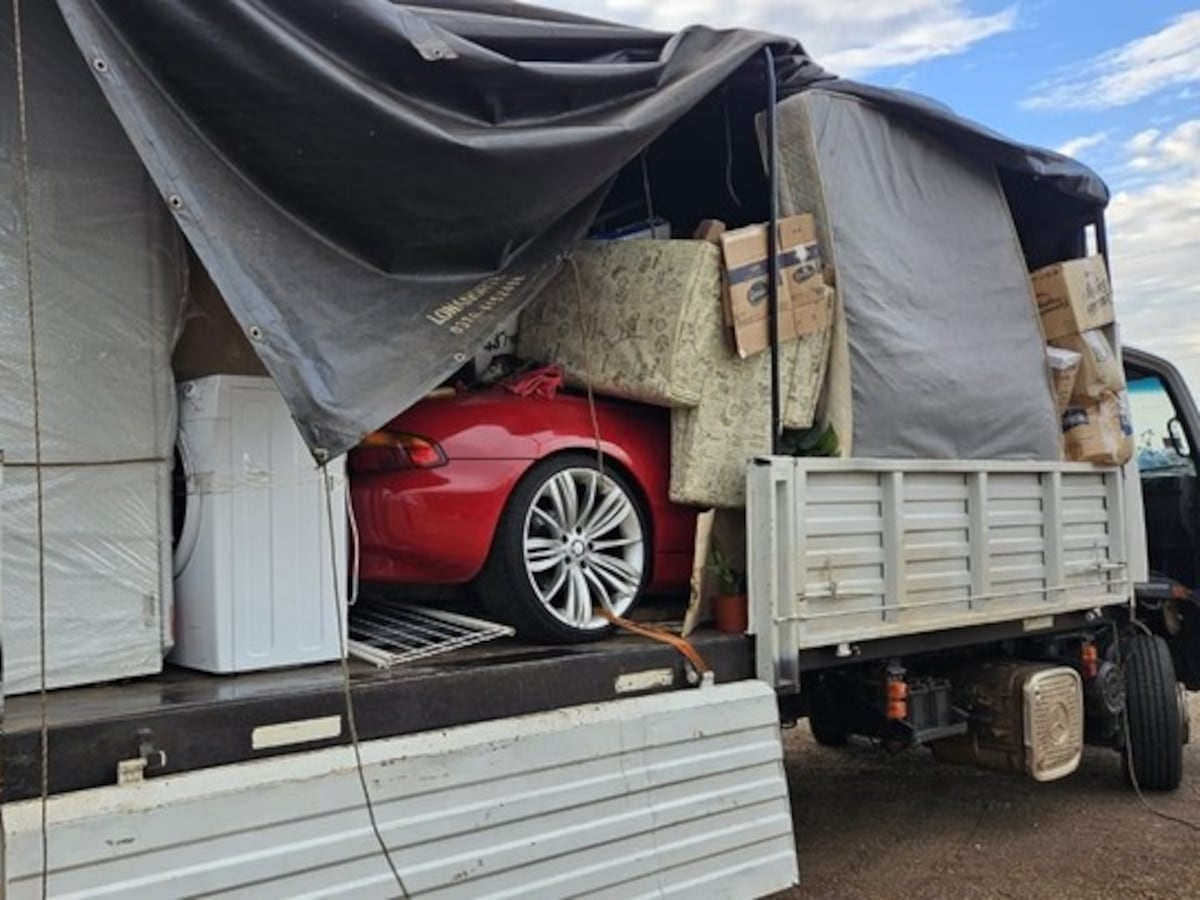 Trasladaban un BMW valuado en $96 millones dentro de un camión de mudanzas