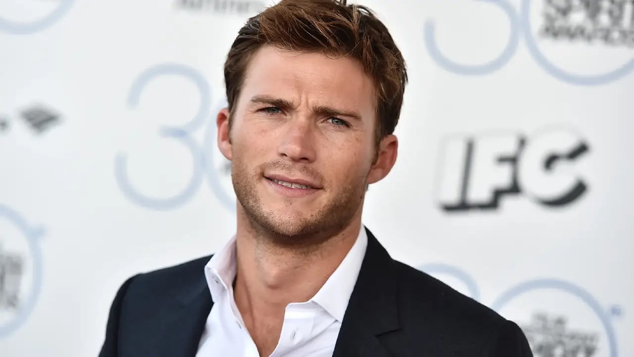 El hijo de Clint Eastwood también quiere ser el Batman de James Gunn y piensa competir con Alan Ritchson por el papel