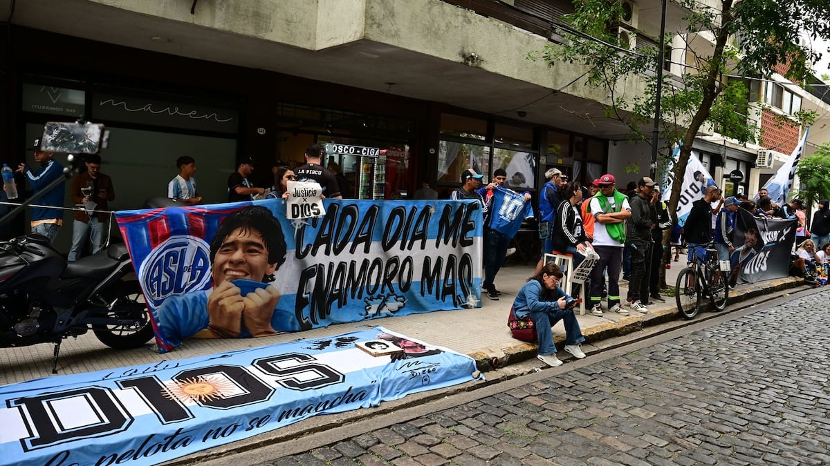 Se reanuda el juicio por la muerte de Maradona, aunque persiste el riesgo de una nueva suspensión